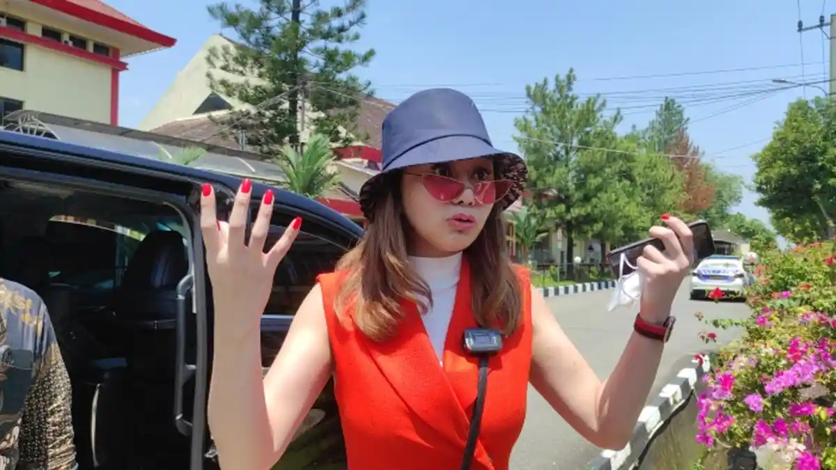 Ternyata Pria yang Jadikan Denise Chariesta Selingkuhan Marah Besar Kisah Asmaranya Dibeberkan