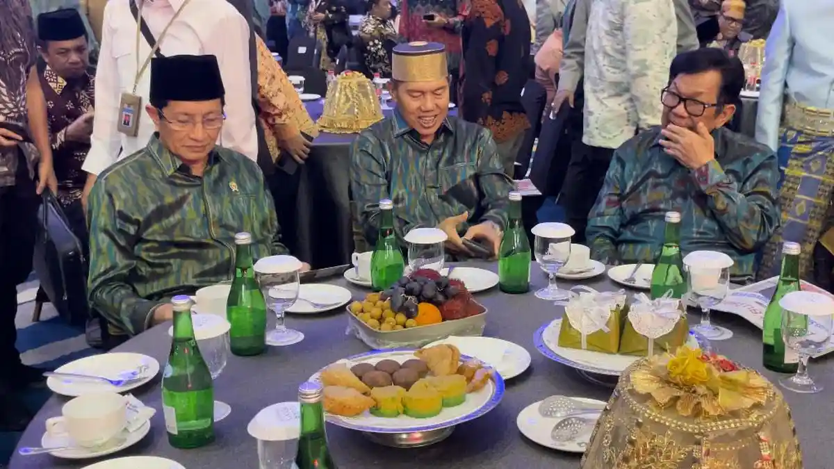 Sikaporo dan Barongko, Kue Tradisional di Meja Tamsil Linrung dan Nasaruddin Umar