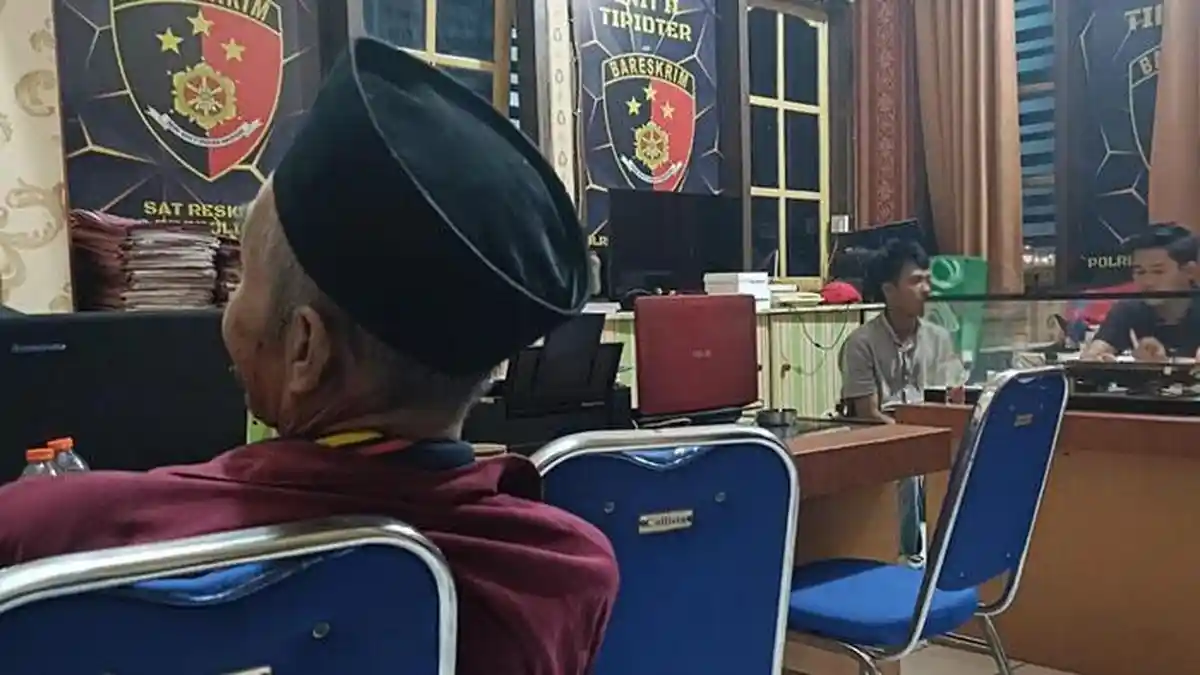 Diduga Gara-gara Pohon, Ayah dan Anak di Probolinggo Tega Bacok Keponakan hingga Kritis