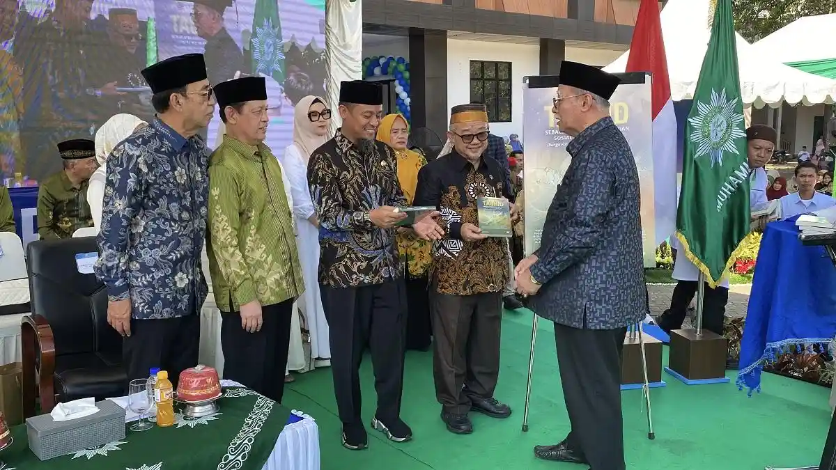 Menteri Abdul Mu'ti Titip Pesan Moderasi Beragama di Syawalan Muhammadiyah Sulsel