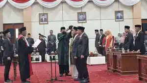 20241017_sumpah-DPRD-bontang.jpg