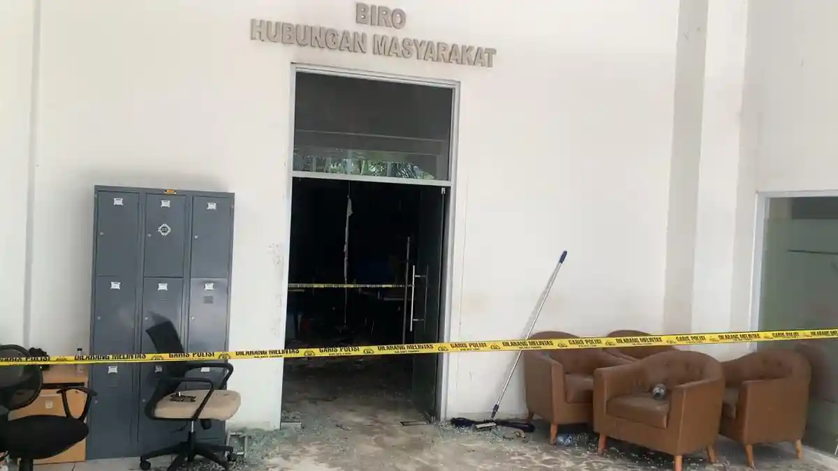 Respons Nusron Wahid Kantor ATR/BPN Terbakar Disebut Berhubungan dengan Kasus Pagar Laut