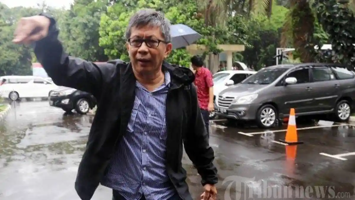 Jawaban Rocky Gerung Kenapa Tak Hadiri Panggilan Jaksa Sidang Ratna Sarumpaet: Saya Masih di Hutan