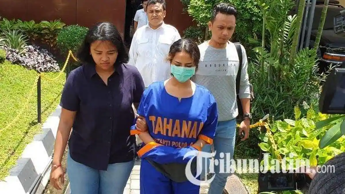 Bukan Hanya Rian, Muncikari Bongkar Ada 3 Bos Besar yang Jadi Pelanggan Vanessa Angel