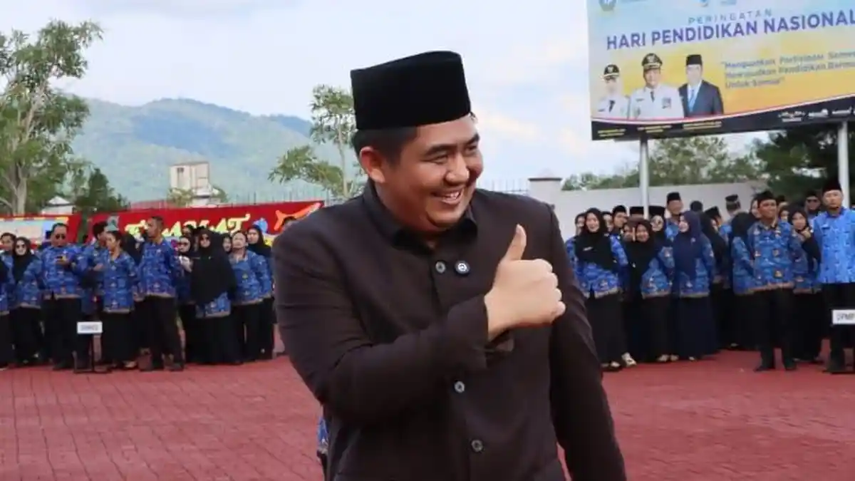 Bupati Bintan Roby Kurniawan Tekankan Pentingnya Pendidikan Bermutu Saat Upacara Hardiknas