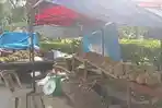 Hendra-31-penjual-durian-di-simpang-lima-Mamasa-Kelurahan-Mamasa-Kabupaten-Mamasa.jpg
