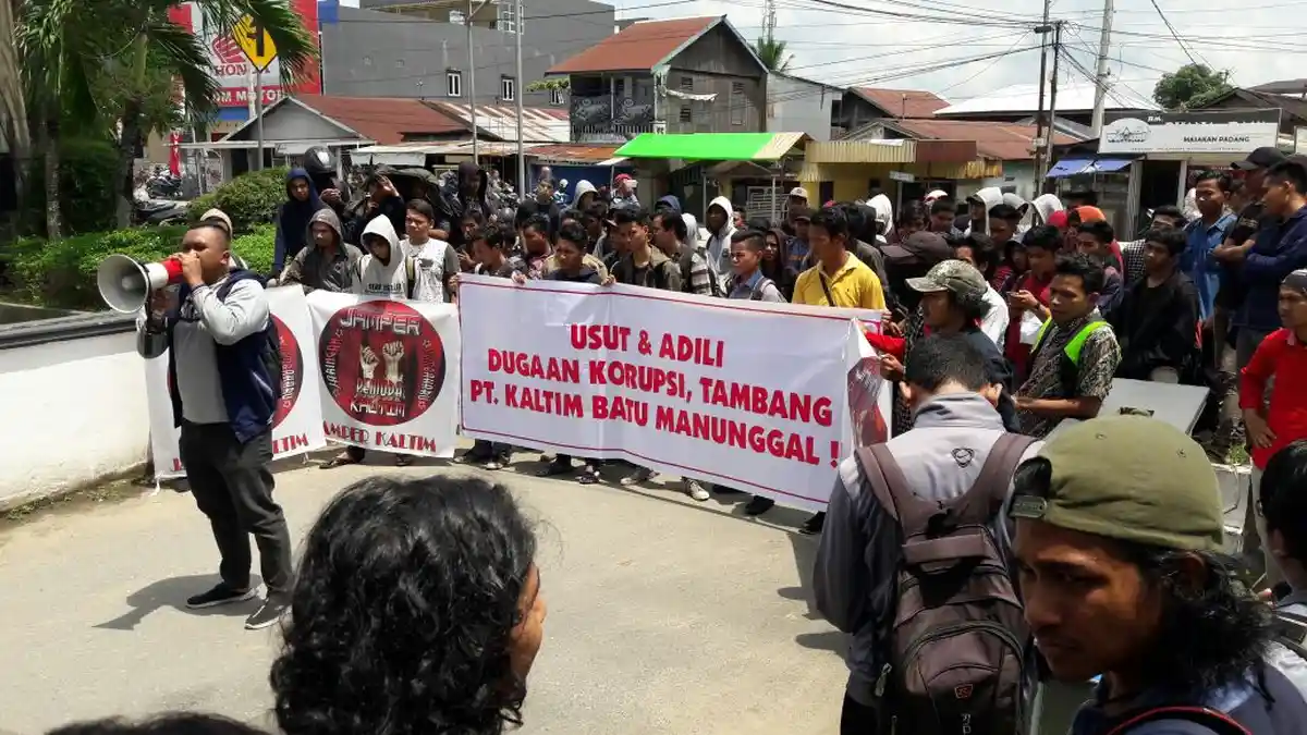 VIDEO - Jamper-JAM Kaltim Laporkan PT Kaltim Batu Manunggal ke Kejati