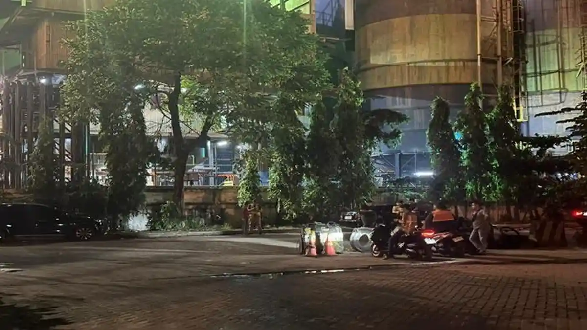 Kebakaran Reach Stacker di Dalam Area Pelabuhan Boom Baru Berhasil Dipadamkan