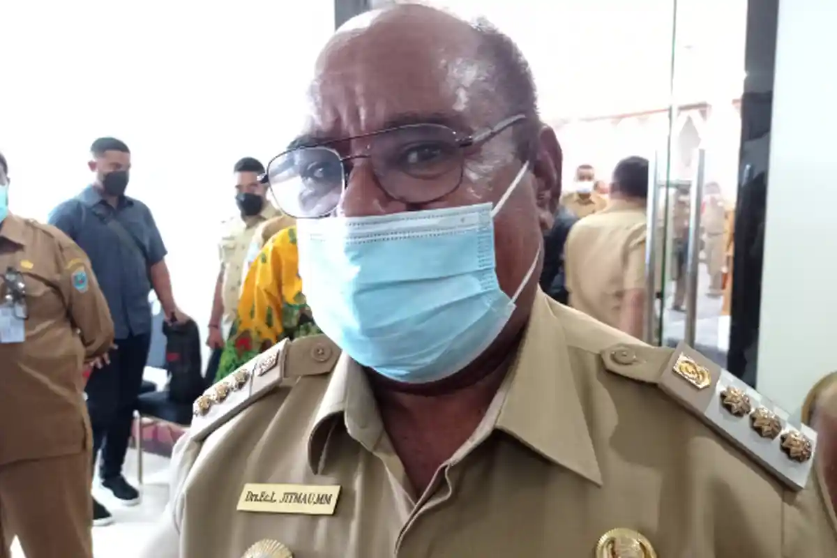 Walikota Sorong Lambert Jitmau Copot Sekda Yakob Kareth: Evaluasi Kinerja