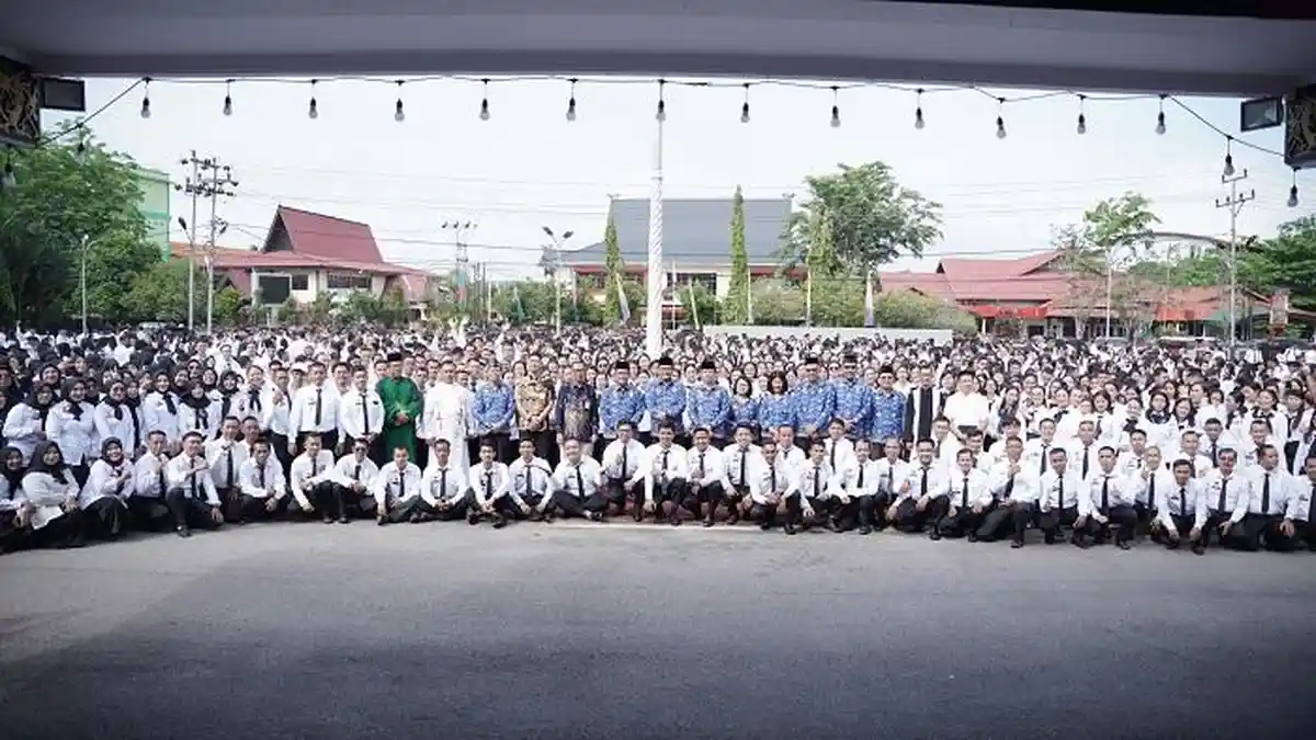 Pimpin Pengambilan Sumpah Janji 1.597 PPPK, Pj Bupati Sanggau Ingatkan 3 Hal yang Harus Dikedepankan