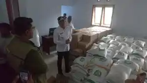 Bupati-Tulungagung-Gatut-Sunu-Wibowo-kanan-bersama-Pimpinan-Bulog.jpg