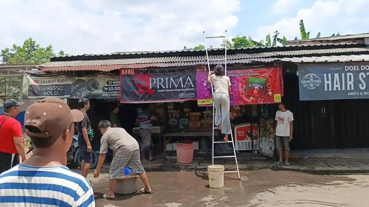 Diduga Alami Korsleting Listrik, Ruko di Tangsel Nyaris Terbakar