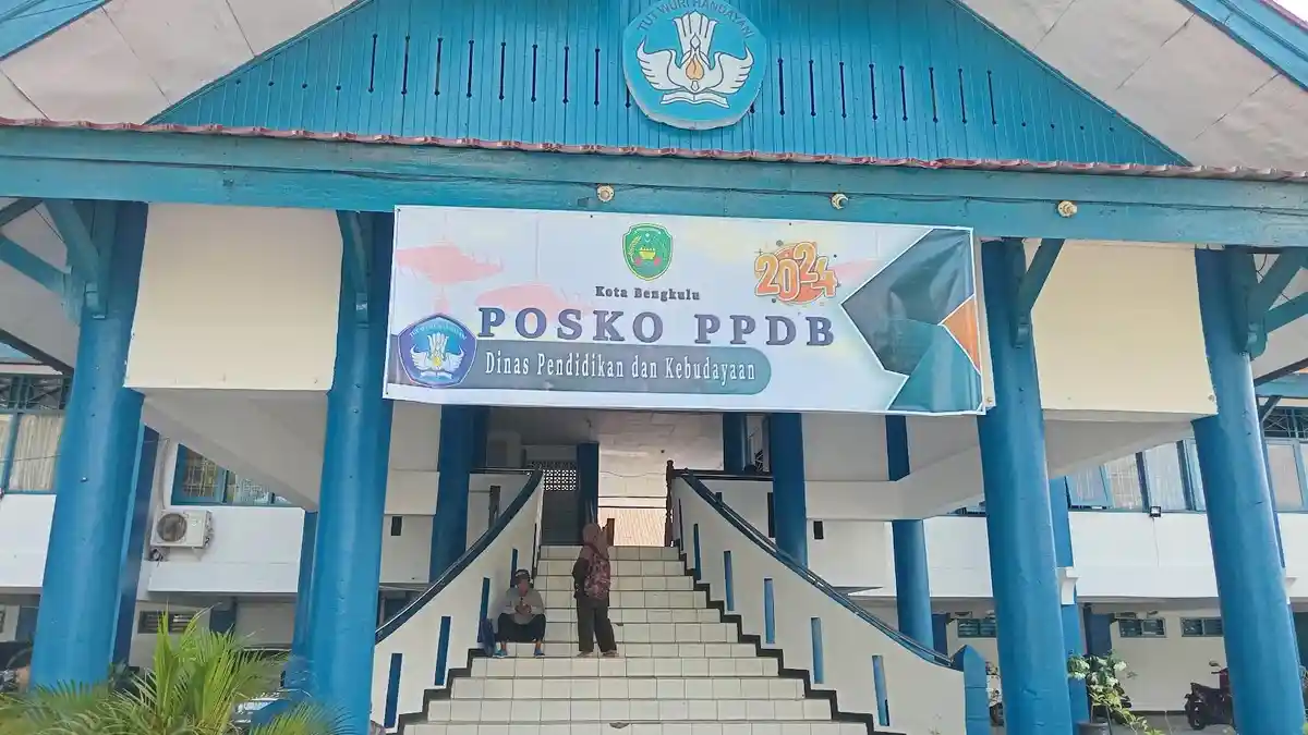 Hari Pertama PPDB SMP, Sejumlah Wali Murid Datangi Posko Pengaduan Dikbubd Kota Bengkulu
