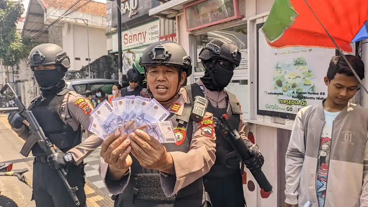 Polisi Sisir Jasa Penukaran Uang Baru, Antisipasi Penyebaran Uang Palsu di Kudus