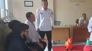 2-pekerja-terlantar-di-dinsos-lahat.jpg