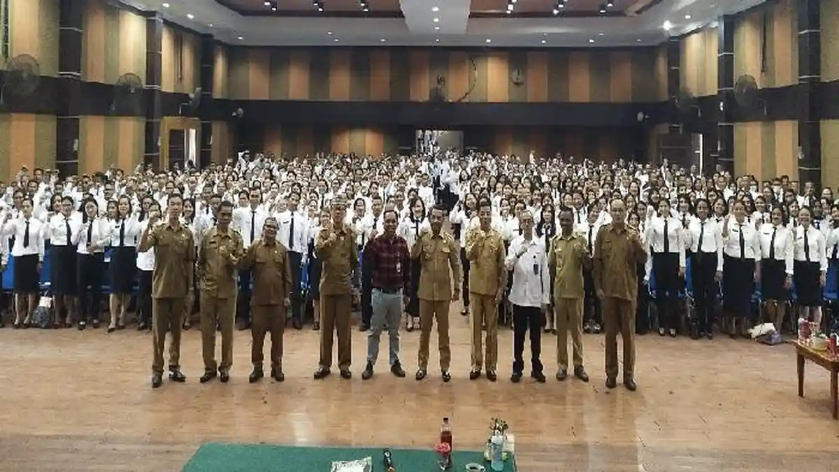 Serahkan SK PPPK, Bupati Hery Tekankan Belajar Etika Pemerintahan