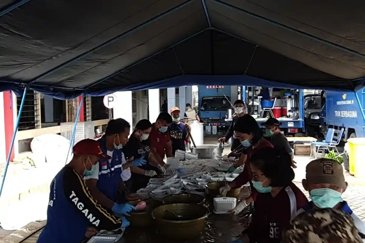 Dinsos Pemprov Buka Dapur Umum di Hari Libur, Salurkan Ribuan Paket Makanan Siap Saji