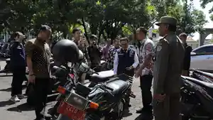 pemeriksaankendaraandinaskotratasikmalayayayayaya.jpg