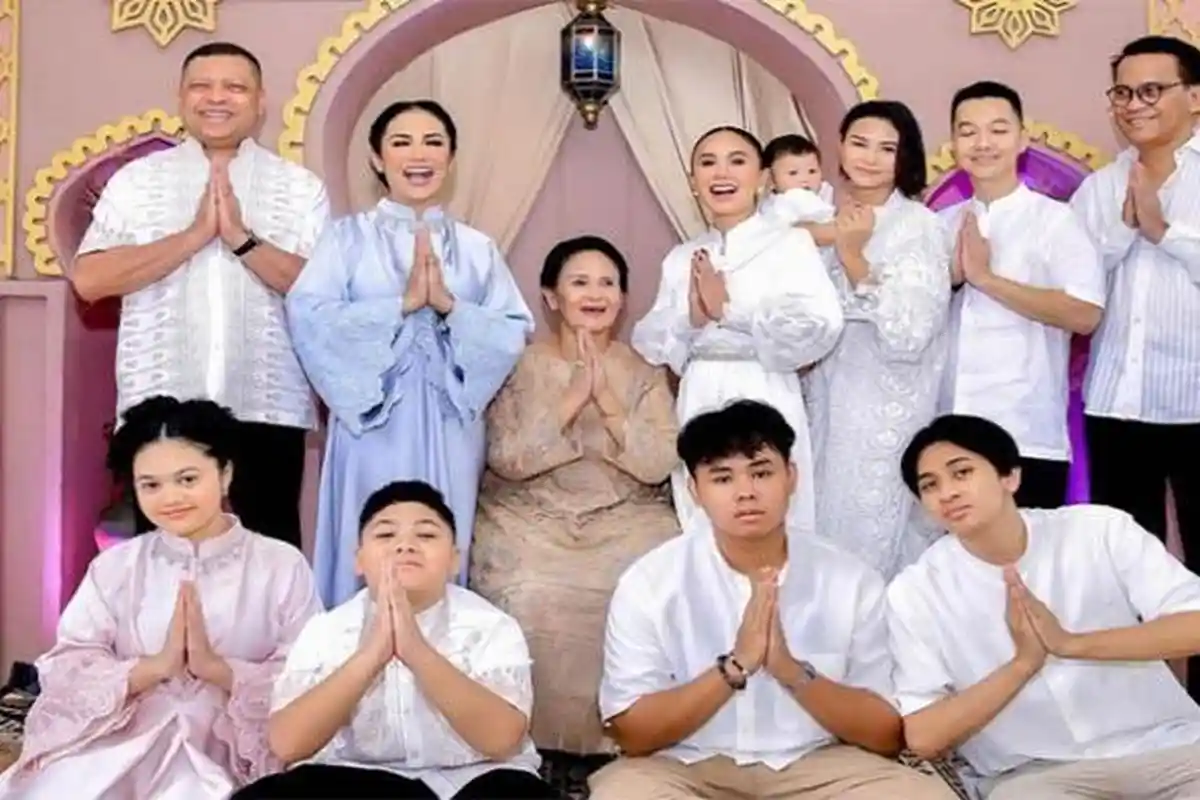 Krisdayanti Rayakan Lebaran, Ini Menu Wajib Keluarga Raul Lemos Saat Open House