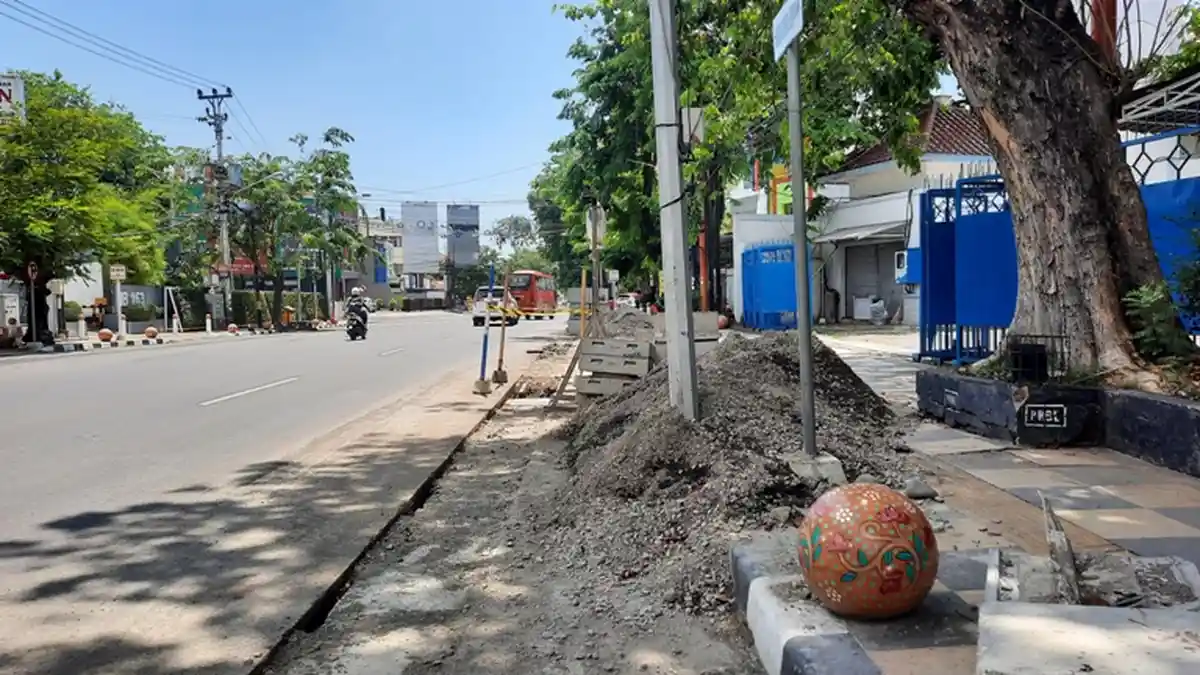 Berantakan, Pemkot Semarang Minta Pelaksana Proyek Ducting Rapikan Galian Jalan dan Sisa Material