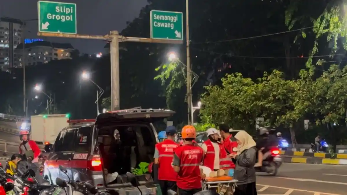 Relawan Medis Bertahan di Tengah Demo, Sering Luput dari Perhatian dan Tak Jarang Jadi Korban