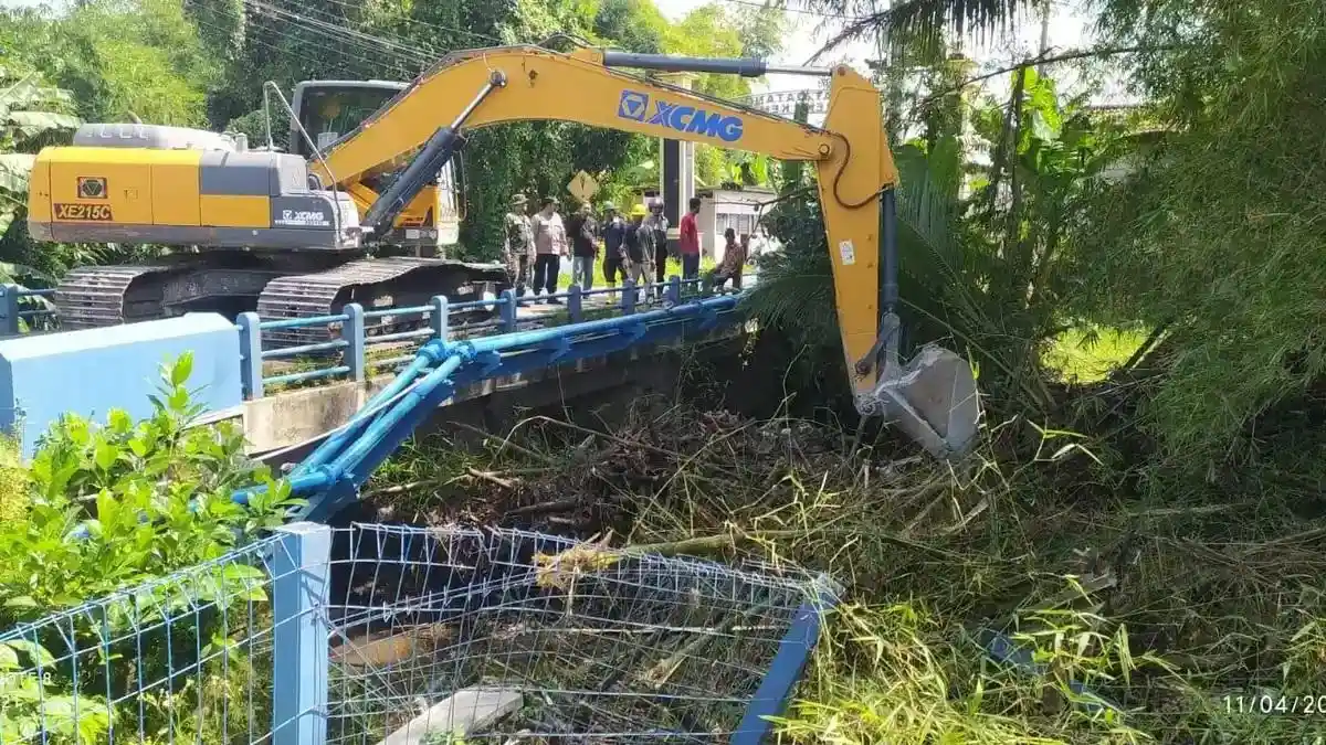 Kerja Bakti Mencekam, Warga Temukan Mayat Tanpa Kepala di Tumpukan Bambu, Identitas Segera Dikenali