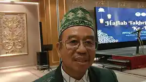PONDOK-PESANTREN-Pimpinan-Pondok-Pesantren-Tahfidz-Al-Quran-PPTQ-Ilmul-Yaqin-Tompo.jpg