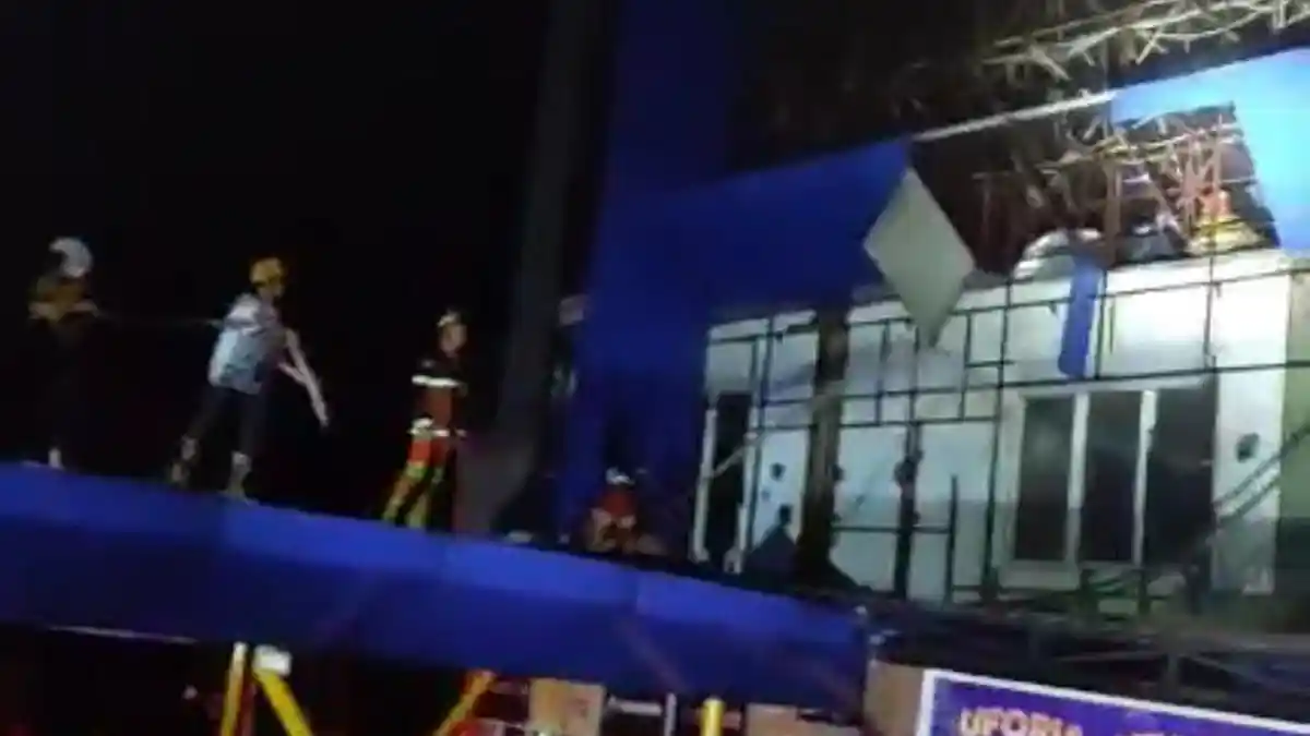 Toko Elektronik UFO di Palangkaraya Kalteng Terbakar, Diduga Asal Api dari Atap Lantai Dua