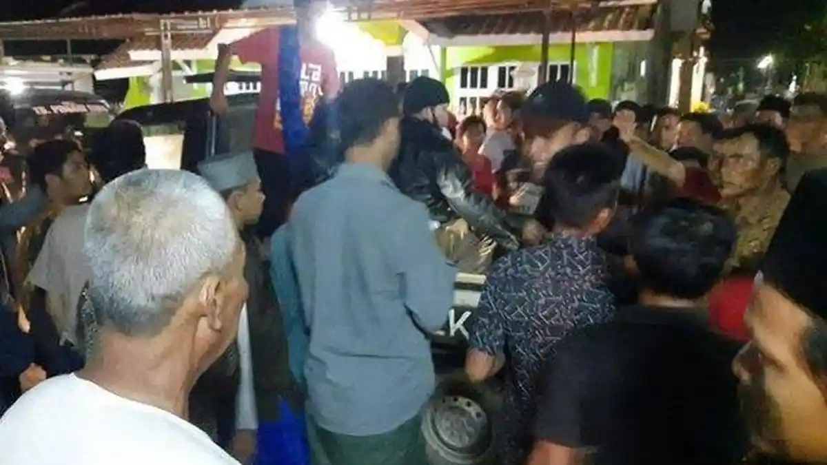 Datang ke Pesantren, Seorang Pria di Indramayu Bikin Ribut, Kiai dan Istrinya Terluka