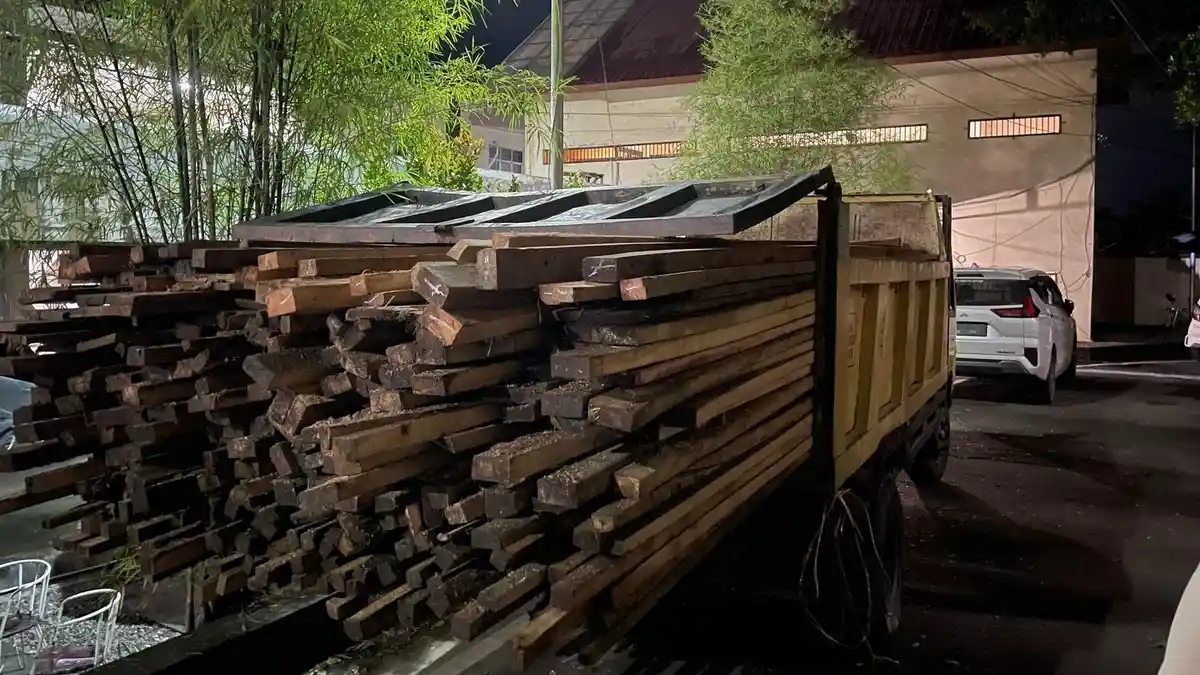 Diduga Kayu Ilegal Logging, Polisi di Aceh Tenggara Amankan Kayu 3 Ton dan 2 Warga