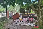 Sampah Menumpuk di Depan Pendopo Bupati Pandeglang, Bau Menyengat Ganggu Warga
