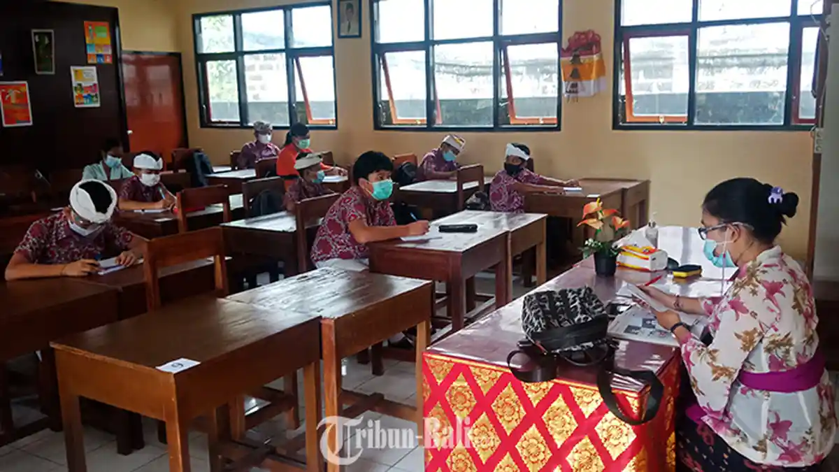 70 Persen Guru dan Tendik di Denpasar Sudah Tervaksinasi, Target Mei Sudah Rampung