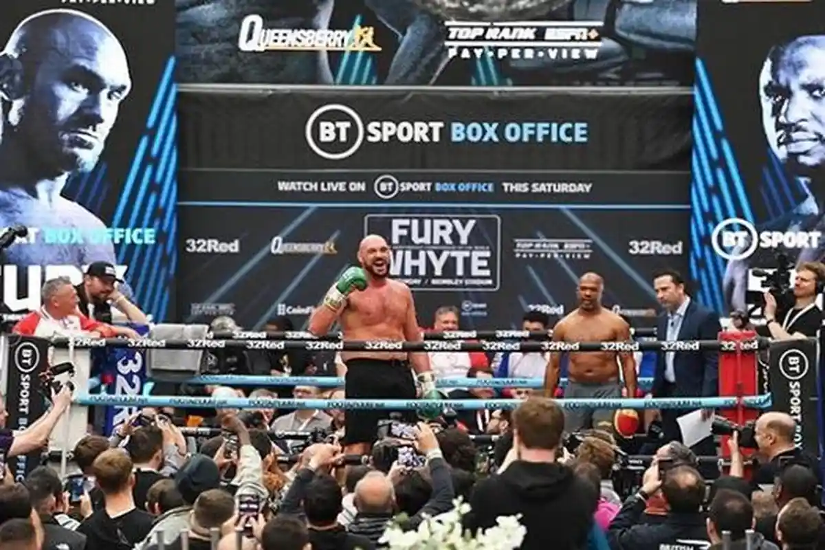 Tinju Dunia Hari Minggu di Wembley Hadapi Dillian Whyte Jadi Laga Terakhir Tyson Fury?