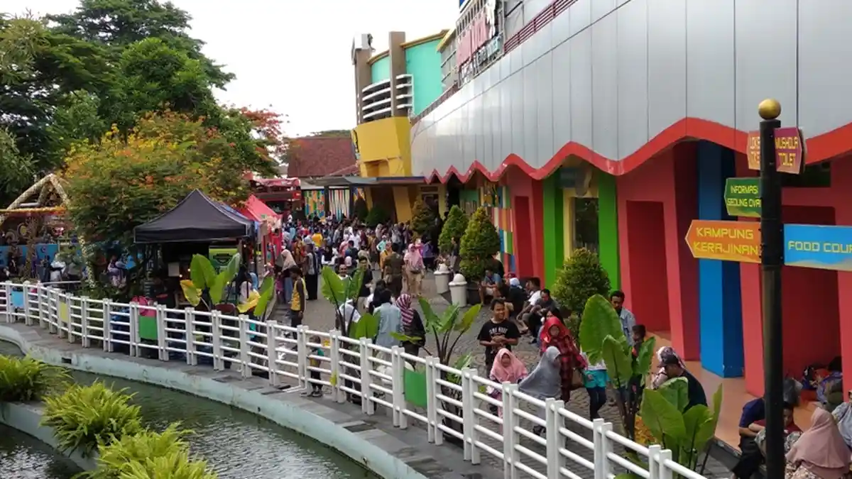 Pengunjung Taman Pintar Membludak dari Tahun Lalu