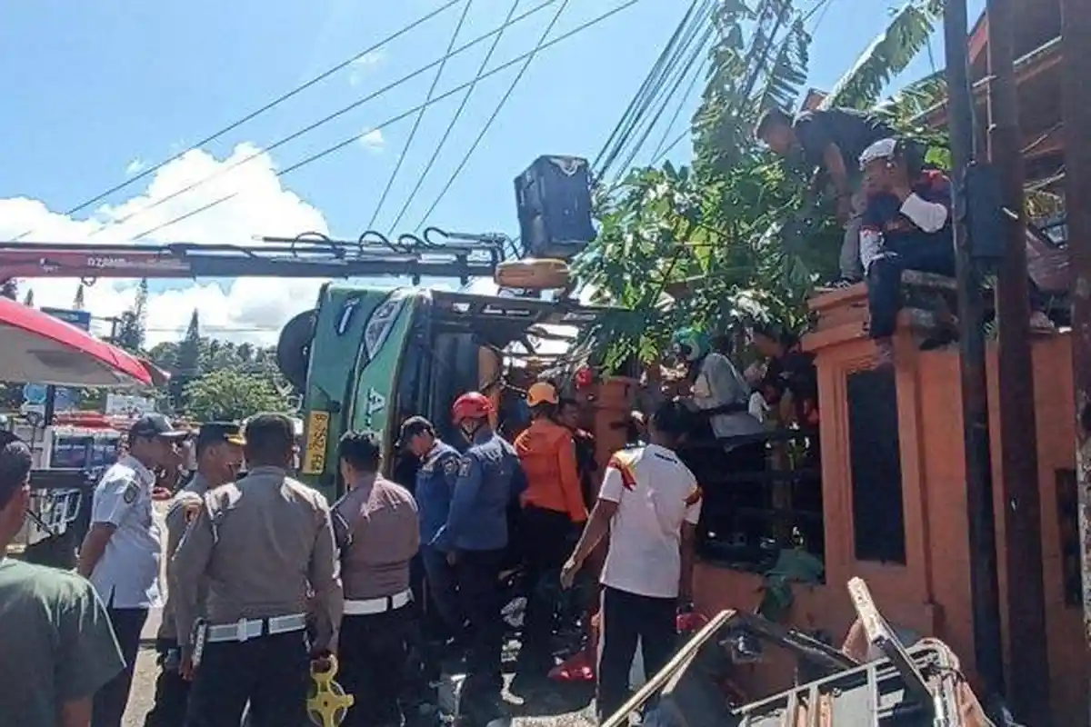 Identitas Korban Tewas Kecelakaan Bus ALS di Padang Panjang