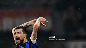 Acerbi-selebrasi-setelah-mencetak-gol-di-Liga-Italia-Serie-A-AC-Milan-vs-Inter-Milan.jpg