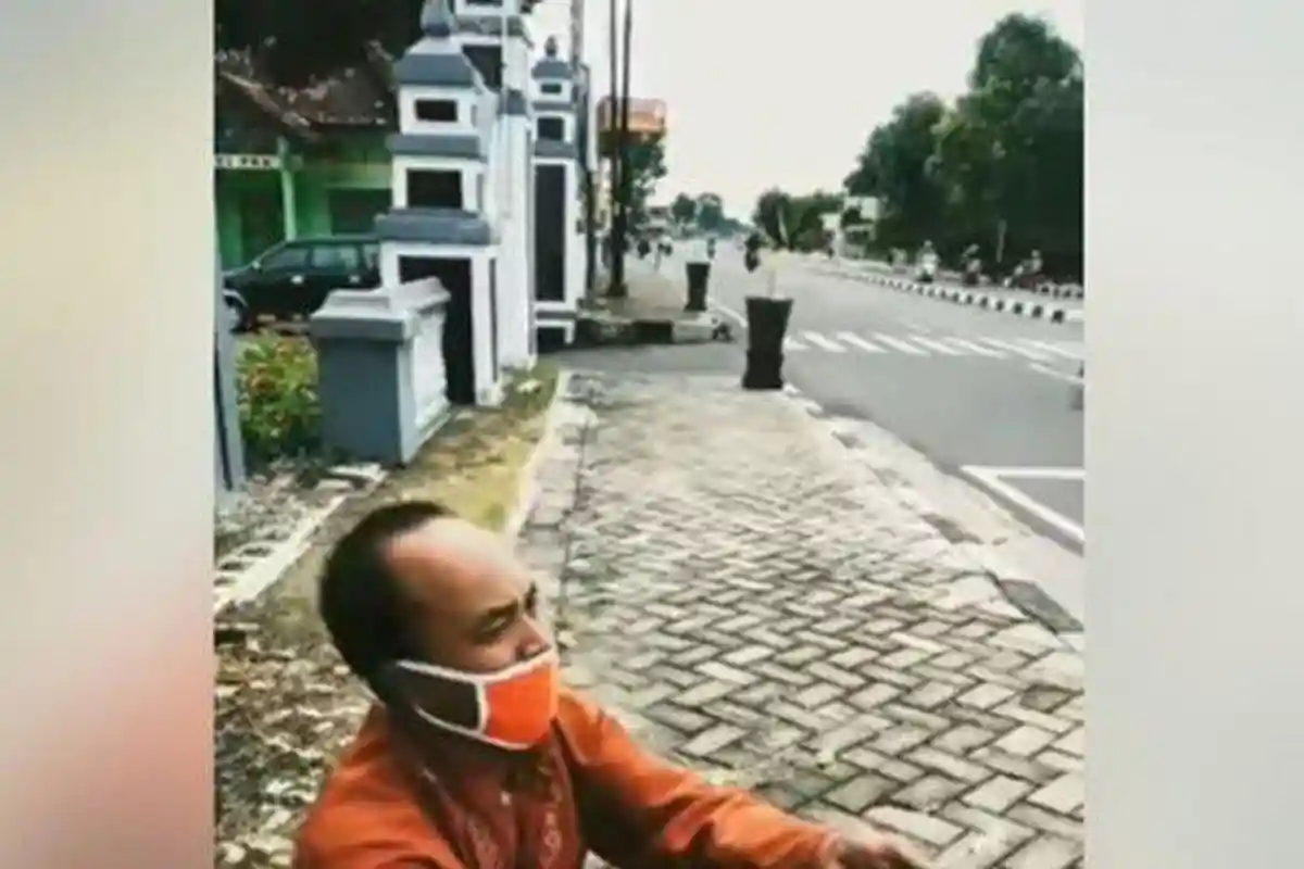Tak Punya Uang Beli Beras, Sujono Menangis Jual Blender Bekas di Pinggir Jalan