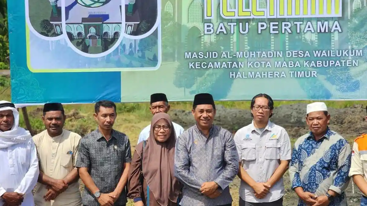 Peletakan Batu Pertama Masjid Al-Muhtadin, Bupati Haltim Tekankan Pemanfaatan untuk Umat - peletakan-batu-pertama-masjid-di-haltim.jpg