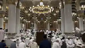 Suasana-di-Masjid-Nabawi.jpg