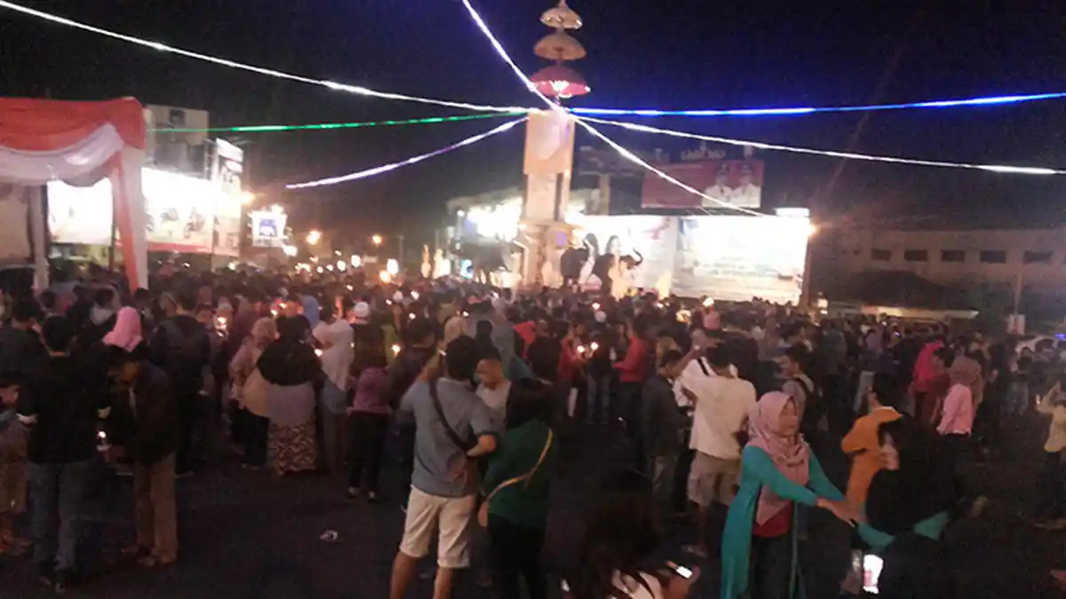 Gerakan Seribu Lilin Melawan Pemadaman Listrik PLN