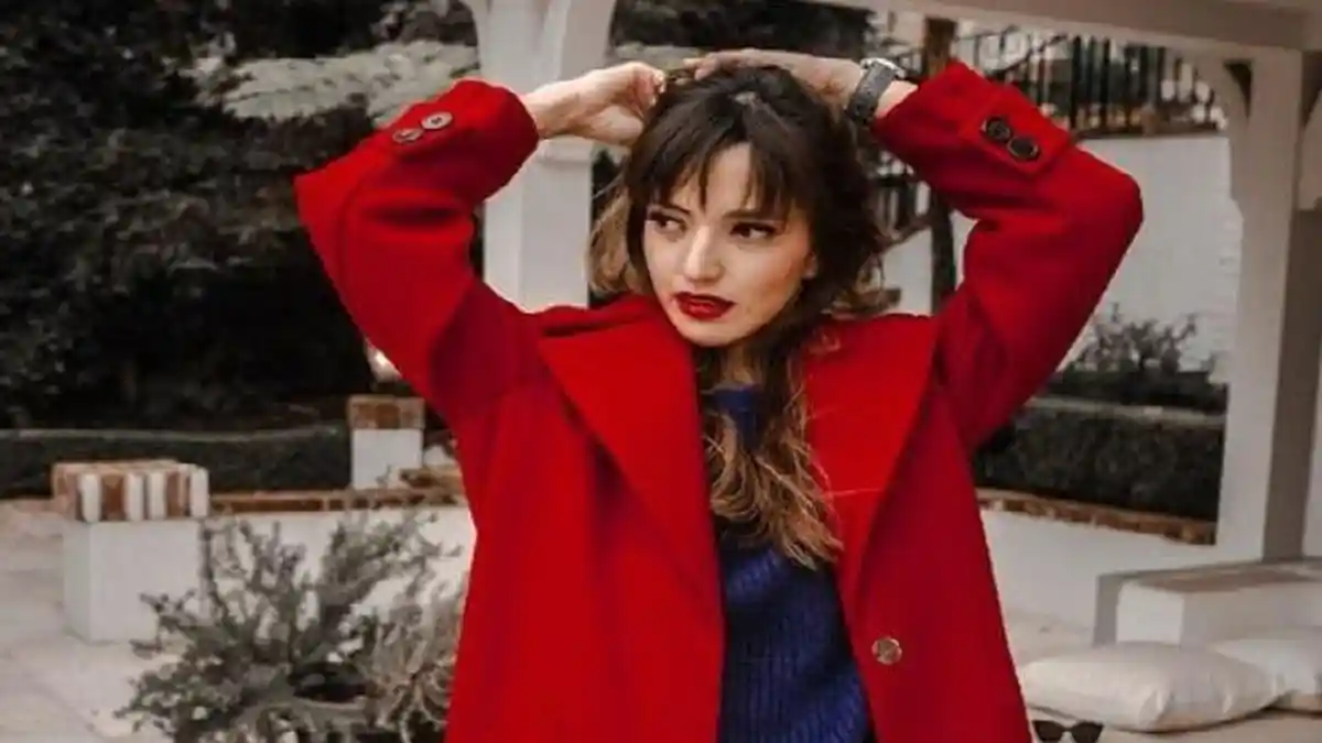 Sempat Kena Kasus Narkoba, Tengok Kini Gaya Nia Ramadhani Pakai Busana Mini saat Party Bareng Geng