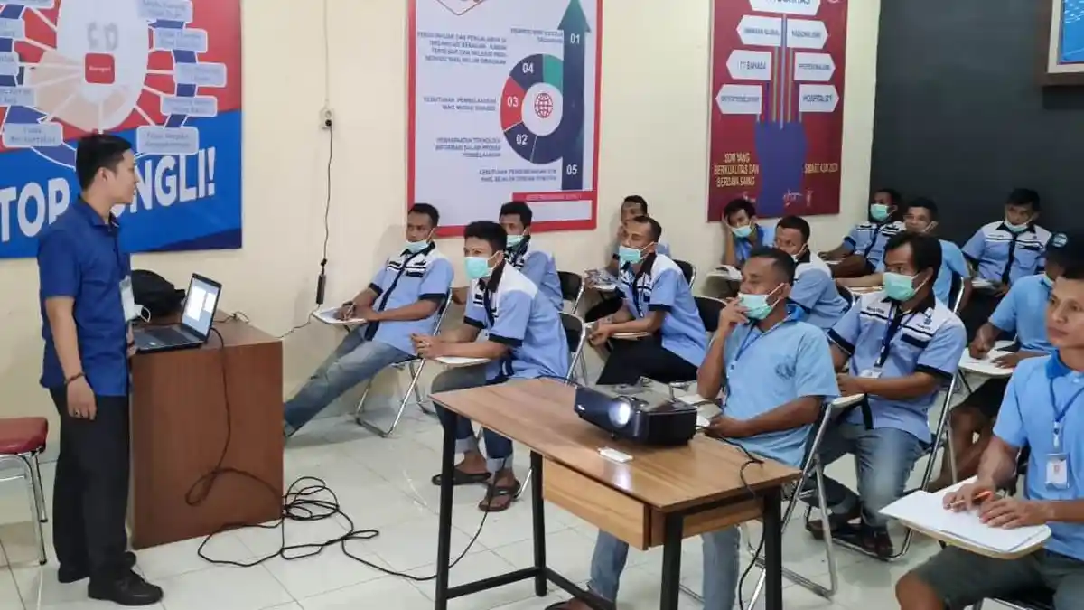 Agar Jadi Manusia Berguna, Napi di Binjai Diajari Keterampilan Mengelas