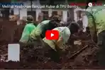 VIDEO Melihat Kesibukan Penggali Makam di TPU Bambu Apus Memakamkan Jenazah Covid