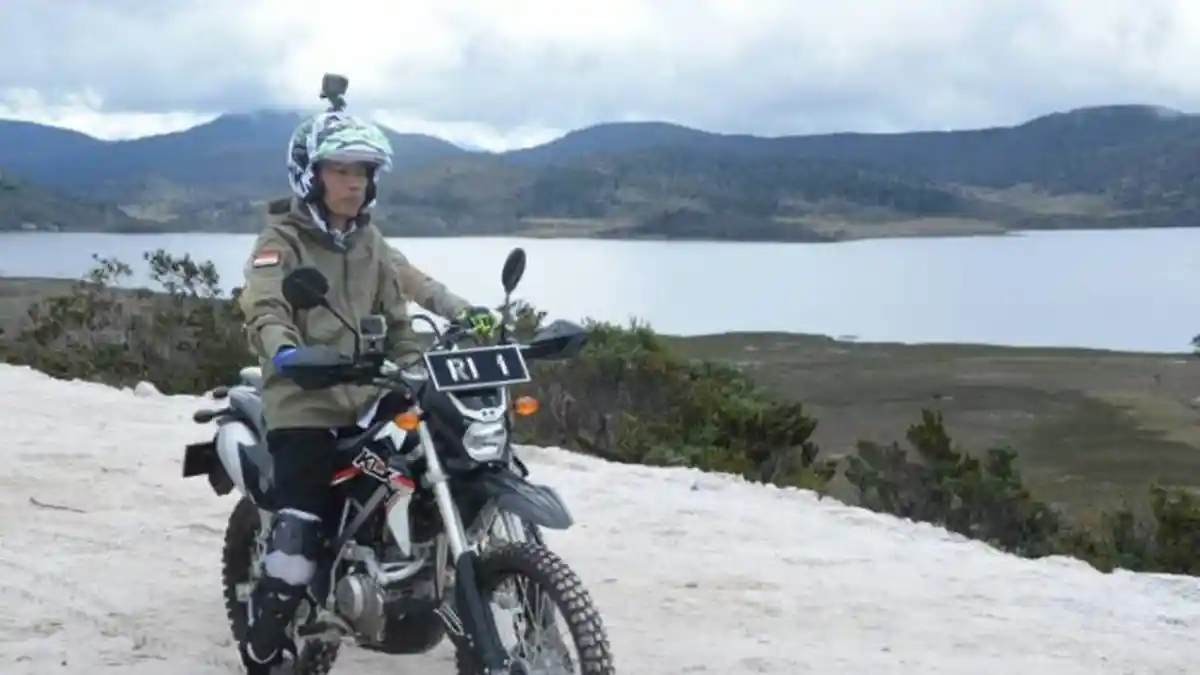 Ini Merek dan Spesifikasi Kamera Aksi yang Dipakai Jokowi Naik Motor Trail