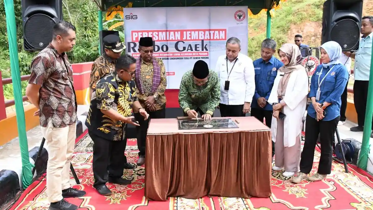PT Semen Padang-Pemko Padang Resmikan Jembatan Rimbo Gaek Senilai Rp2,1 ...
