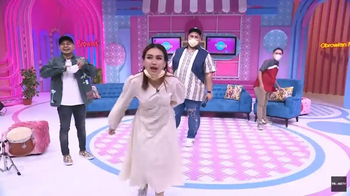 Ivan Gunawan dan Ruben Onsu Kompak Sindir Admin Akun Haters Ayu Ting Ting Tuai Pro-Kontra