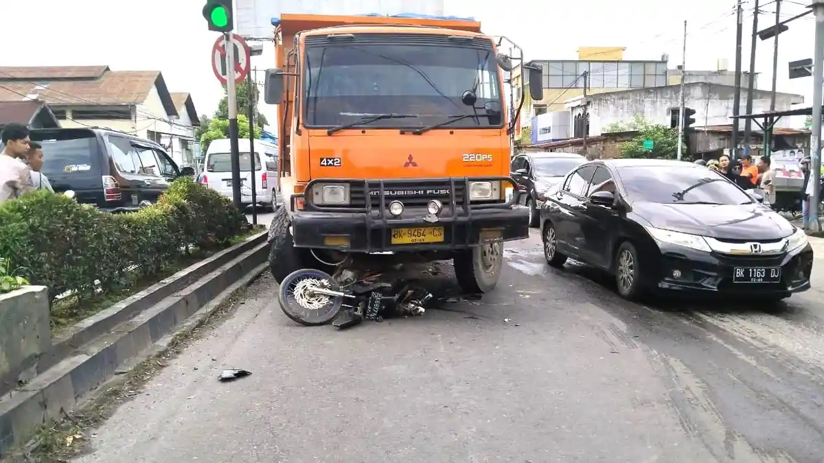 Bocah 7 Tahun Tewas dalam Kecelakaan Sepeda Motor vs Truk di Binjai, Berikut Kronologi Kejadian