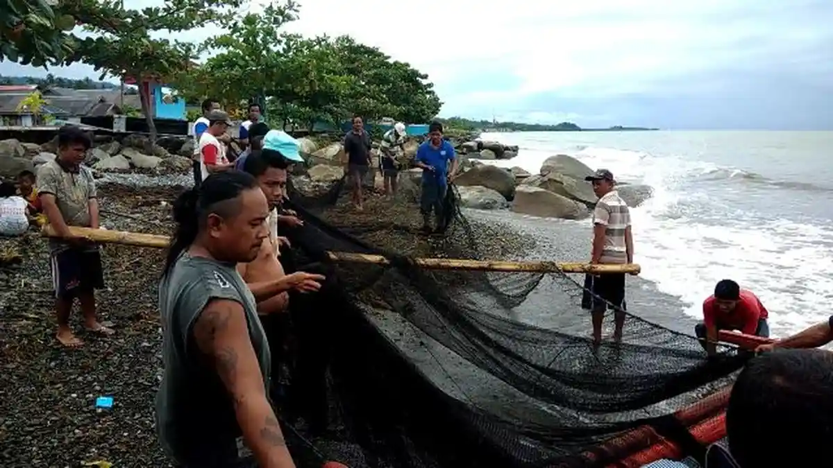 1.350 Nelayan Bolsel Diasuransikan, Ali : Resiko di Laut Sangat Besar