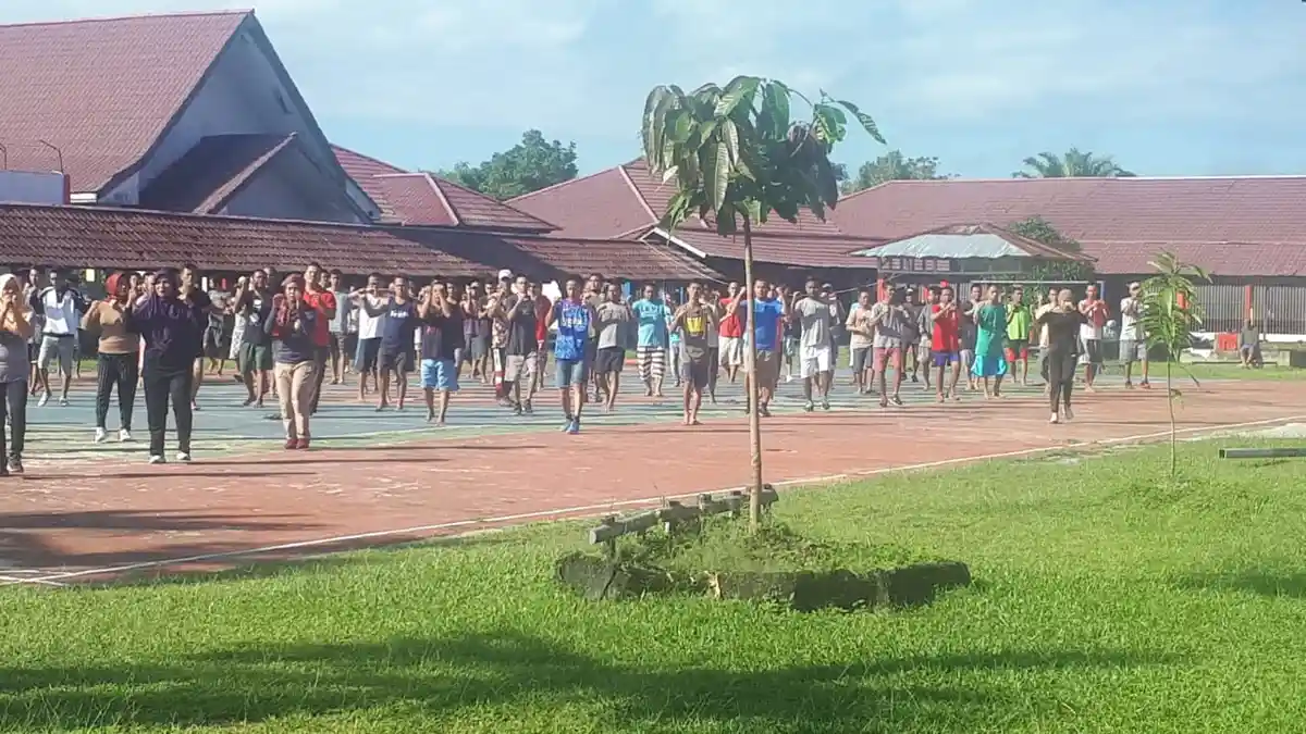 Rutan Sambas Lakukan Senam Pagi untuk Pembinaan Jasmani Warga Binaannya