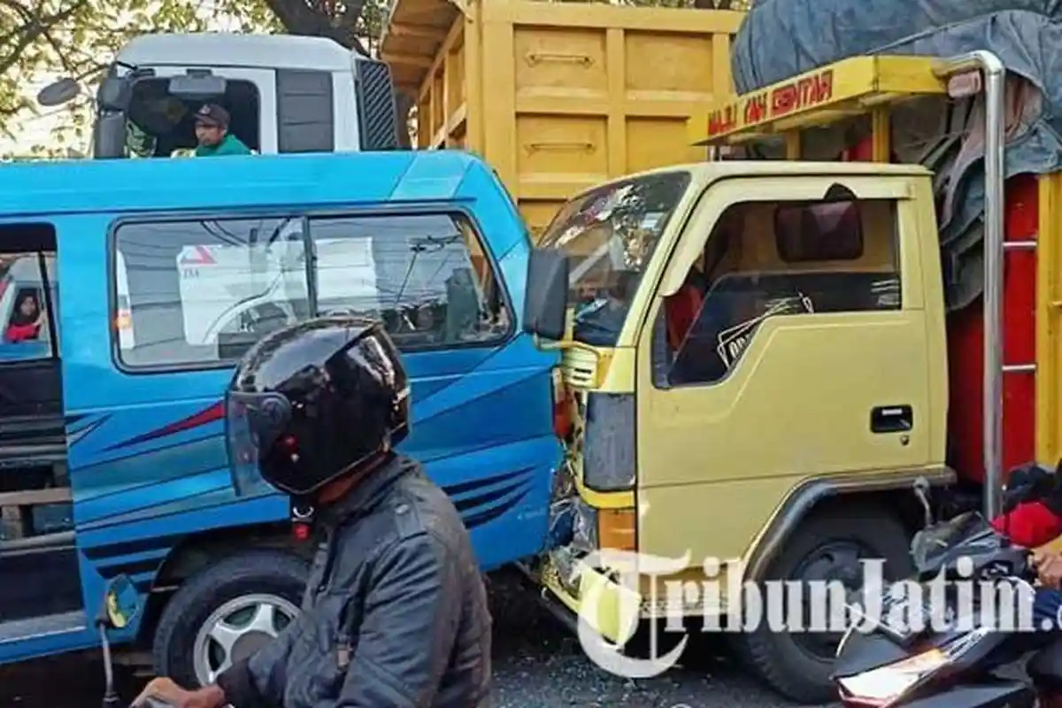 Kecelakaan Maut Dini Hari, Libatkan 17 Kendaraan di Tol Cipularang